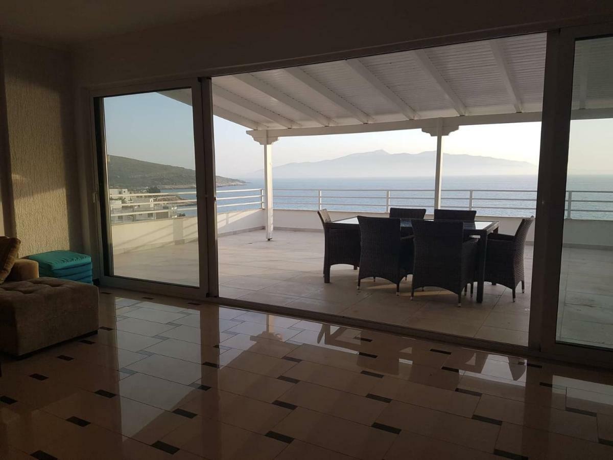 Ferienwohnung Sea Front Penthouse Sarandë Exterior foto